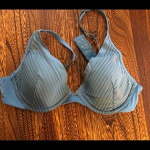 Seamless stripe plunge bra